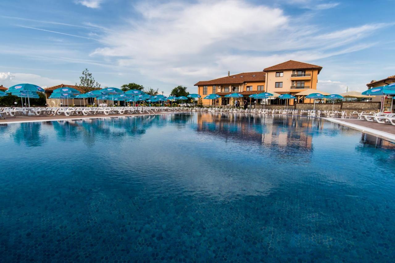 Spa Kompleks Raiski Kat ディミトロヴグラト エクステリア 写真